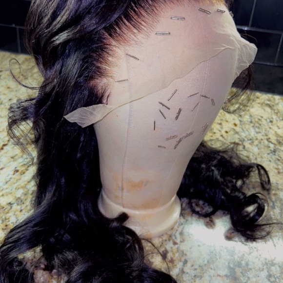 Beautiful Custom 26’ glueless transparent lace frontal wig (Ready 2Ship) - Picture 5 of 6